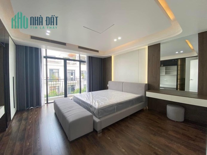 THƯỢNG LƯU, LIỀN KỀ ROMAN, 81M MẶT TIỀN 5M, NHỈNH 14 TỶ