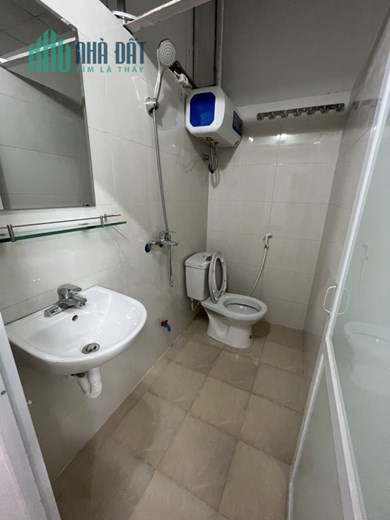 Cho thuê nhà tại Quan Hoa Cầu Giấy 40m2 x 3T