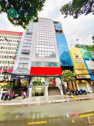 [ ĐẲNG CẤP] TÒA VP MẶT PHỐ NGUYỄN HOÀNG 110M2, 9T, HÈ ĐÁ BÓNG, KD SẦM UẤT.
