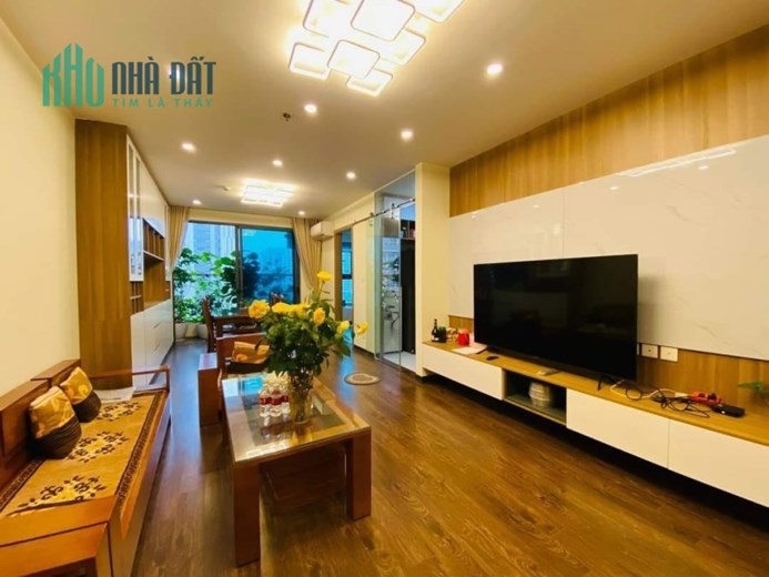 NHÀ ĐẸP ,NGÕ THÔNG ,GẦN PHỐ ,ĐỦ CÔNG NĂNG , VÀI BƯỚC RA TÂY HỒ