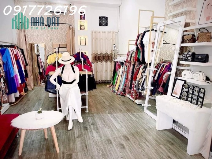 CẦN SANG NHƯỢNG SHOP QUẦN ÁO ĐANG KINH DOANH (CÓ CHỖ Ở LẠI). ĐỊA CHỈ: 90C, Y NGONG, TP BUÔN MA