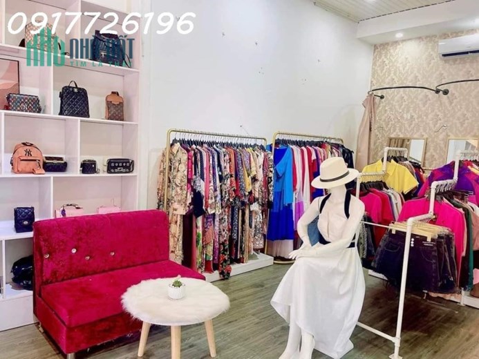 CẦN SANG NHƯỢNG SHOP QUẦN ÁO ĐANG KINH DOANH (CÓ CHỖ Ở LẠI). ĐỊA CHỈ: 90C, Y NGONG, TP BUÔN MA