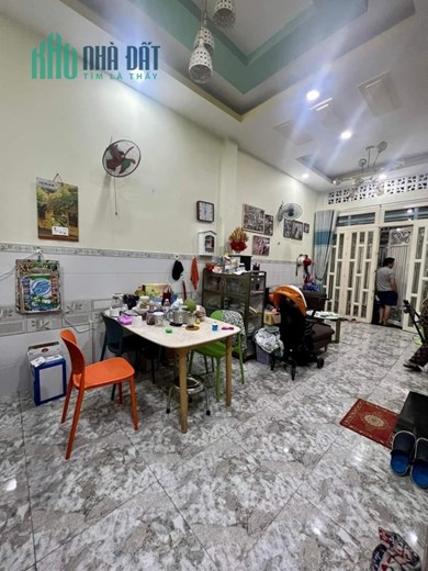 Bán nhà Khu Tên Lửa - Bình Tân - 3 TẦNG ĐÚC BT ĐẸP - SÁT MT - 40M2 - NHỈNH 4 TỶ