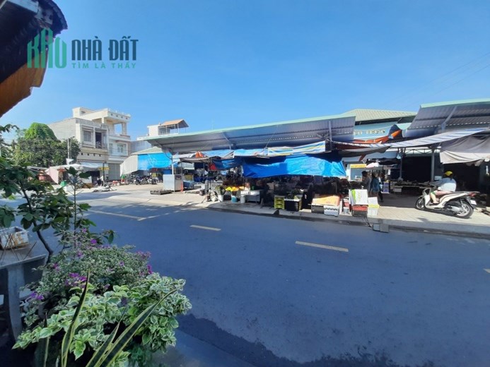 NHÀ ĐẸP - GIÁ TỐT - Chính Chủ Cần Bán Căn Nhà Đẹp Mặt Tiền Mỹ Phước, Long Xuyên, An Giang