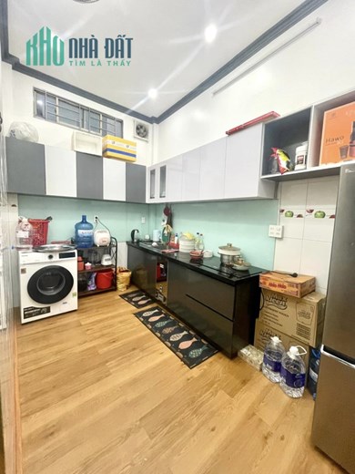 Bán gấp nhà Hòa Hưng, Quận 10, 42m2, 3 tầng, chỉ 4 tỷ 300