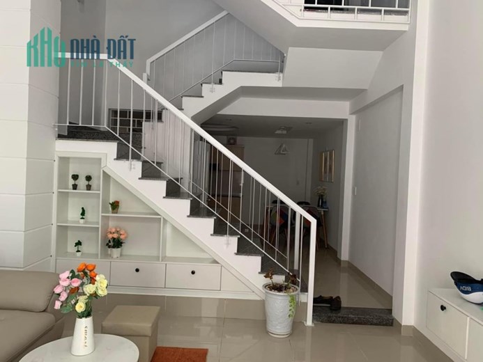 Cho thuê nhà Mới Đẹp 3 tầng Kiệt Núi Thành  - Hoà Cường Nam - Hải Châu. Gần 30/4,  khu vui chơi