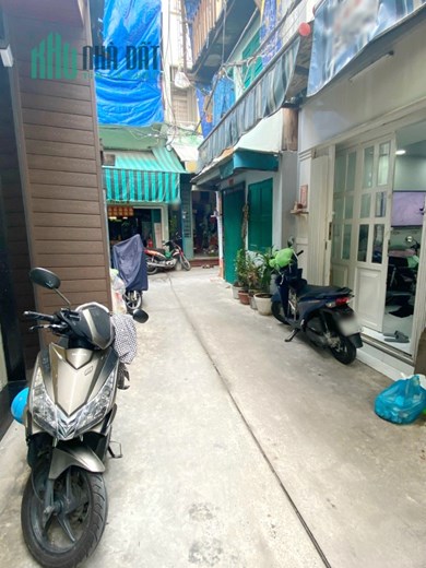 Nhà mới, 5 tầng hẻm thông đường Bạch Vân P5 Q5 giá 5tỷ8