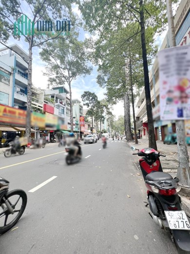 Cho thuê nhà (11x16m) mặt tiền đường Nguyễn Chí Thanh P12Q5