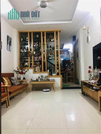 BÁN NHÀ ĐƯỜNG LÁNG, ĐỐNG ĐA,6 TẦNG, OTO ĐỖ CỬA,DIỆN TÍCH 46m2,MẶT TIỀN 4m,CHỈ HƠN 6 TỶ.