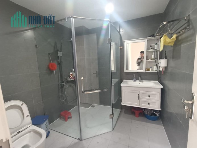 NHỈNH 2 TỶ - NHÀ RỘNG -2 THOÁNG - PHỐ GIA QUẤT - LONG BIÊN - Ô TÔ ĐỖ GẦN