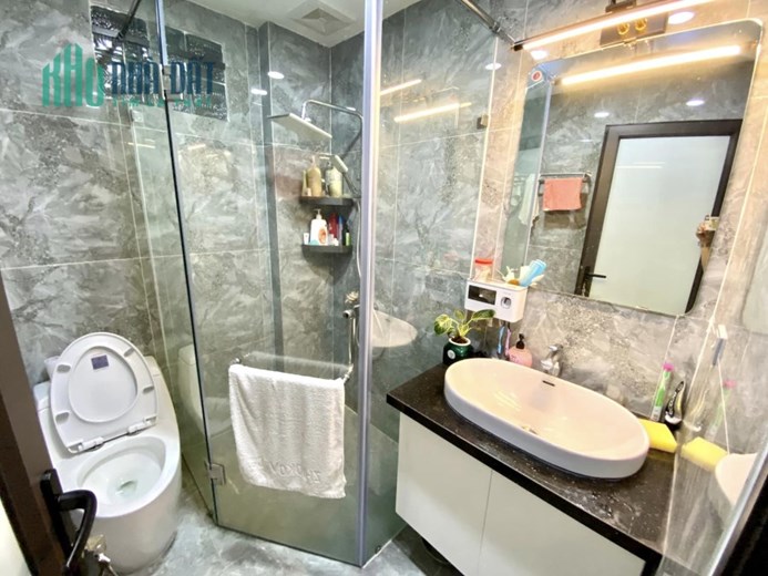NHÀ TRUNG TÂM THẠCH BÀN - NHÀ 5 TẦNG - Ô TÔ VÀO NHÀ - CỔ LINH ( LONG BIÊN)_ GIÁ RẺ