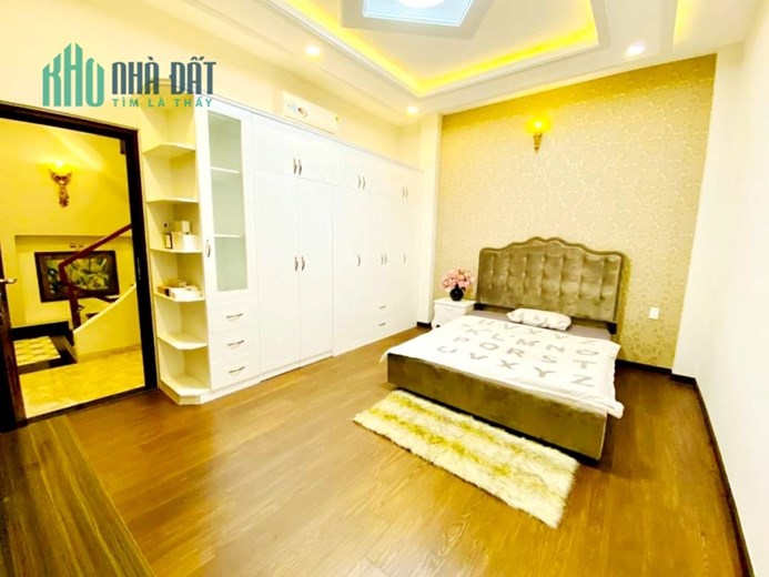 CUNG ĐIỆN 2 MT, LÂM VĂN BỀN Q7, 252.27m2 SỬ DỤNG, NHỈNH 13T