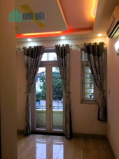 Cho thuê nhà nguyên căn 1T2L 3pn mặt tiền đường 8 Linh Xuân