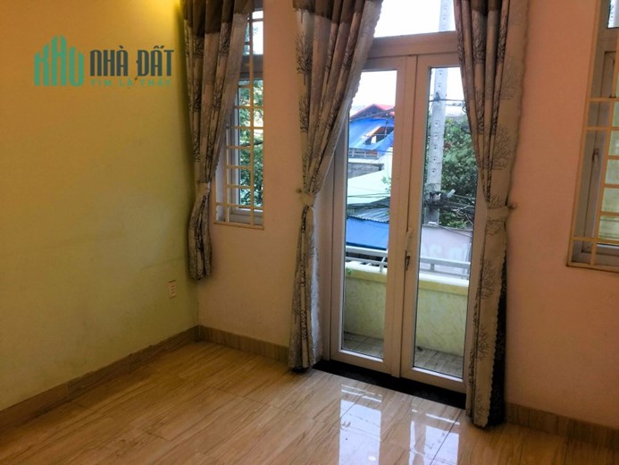Cho thuê nhà nguyên căn 1T2L 3pn mặt tiền đường 8 Linh Xuân