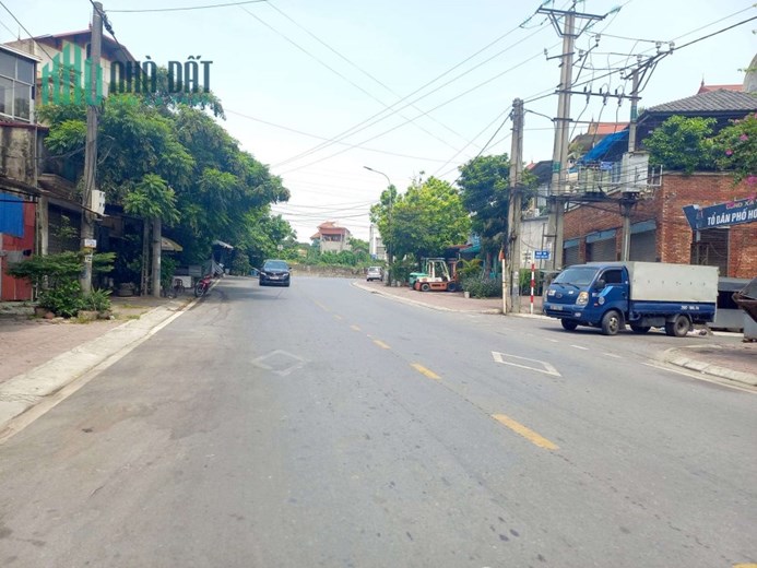 Mặt đường phố Thiên Đức, Yên Viên, vỉa hè kinh doanh, 108m, mt rộng: 9m, 8 tỷ 3