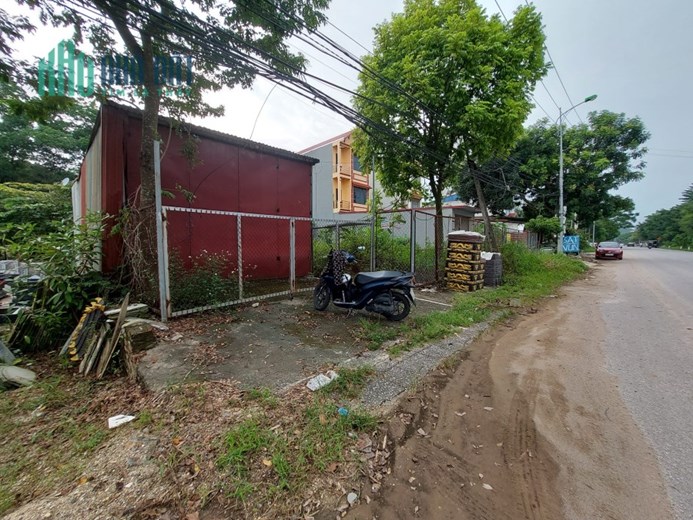 Cho thuê MBKD, Kho xưởng, mặt phố, 1000m2, C4, 12tr Mê Linh.