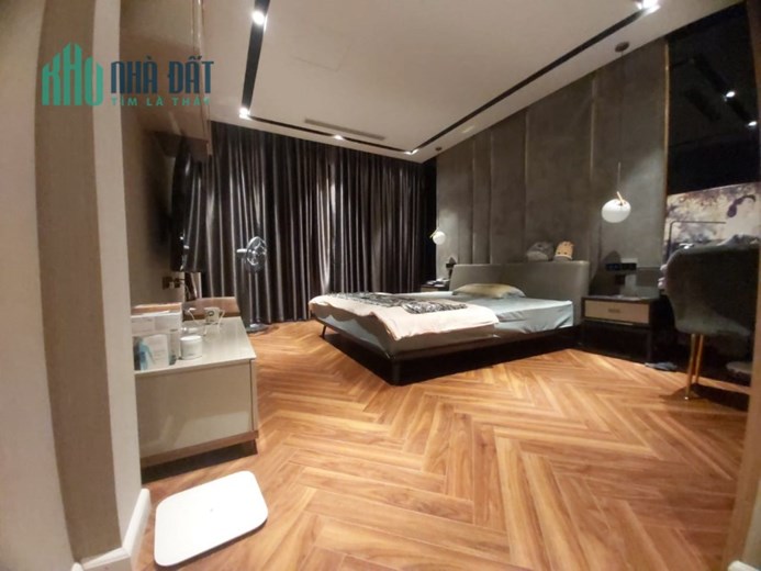 Bán nhà Xuân La 50m2, 6T, mt4m, 13,5 tỷ Tây Hồ, ô tô.