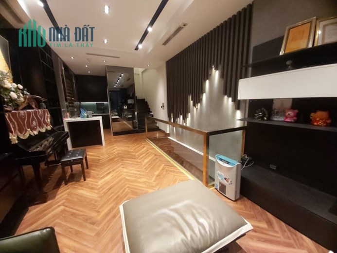 Bán nhà Xuân La 50m2, 6T, mt4m, 13,5 tỷ Tây Hồ, ô tô.