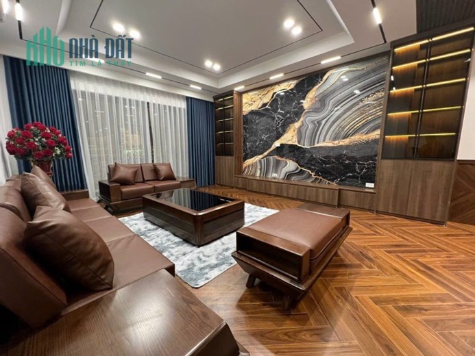 Bán nhà đẹp Nguyễn Văn Cừ 70m2, 6 Tầng, MT 4,5m, ô tô tránh – thang máy giá 12,x tỷ