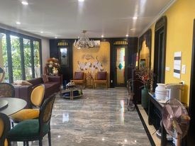 BÁN NHÀ KINH DOANH ĐỈNH, VỊ TRÍ ĐẮC ĐỊA, THANG MÁY, VỈA HÈ, Ô TÔ TRÁNH PHỐ NGUYÊN HỒNG.