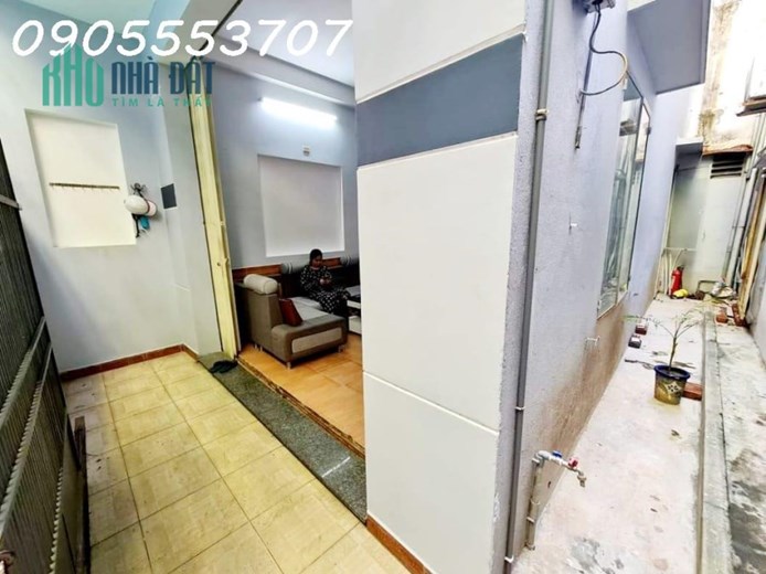 Nhà 2 tầng ngay Chợ Cồn, Đà Nẵng, Diện tích: 55m2, gần đường chính. Giá chỉ 2,x tỷ