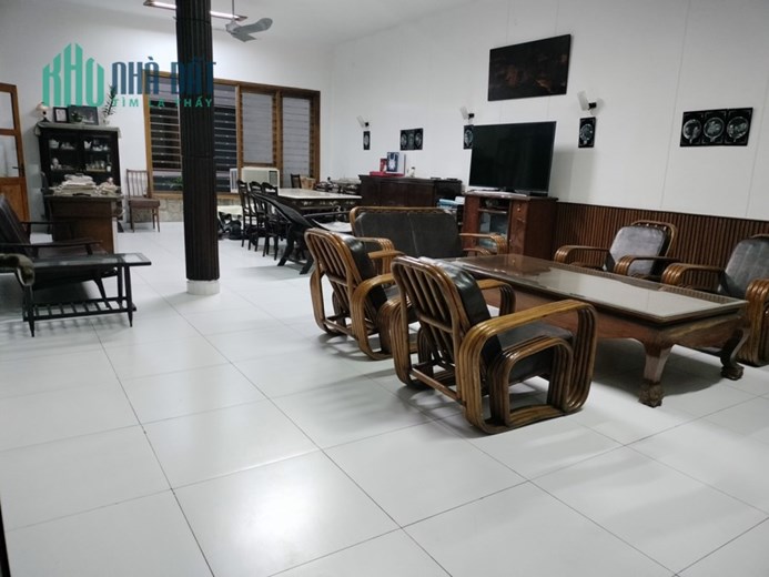 Bán Gấp Biệt Thự Mặt Tiềnn Đường Hai Bà Trưng, Phường Tân Định, Quận 1 Chỉ 125 Tỷ
