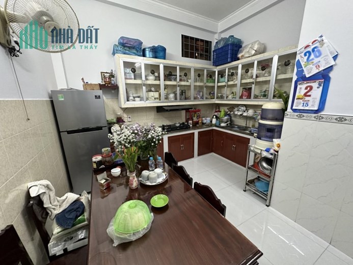 Bán gấp nhà mặt tiền đường 24, Linh Đông Thủ Đức, 95m2, 2 tầng, giá chỉ hơn 6 tỷ.