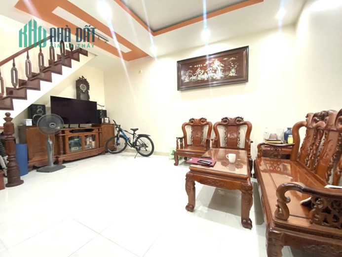 ĐẸP !! Bán nhà Nguyễn Ngọc Vũ 43mx5T 30m ra phố thoáng gần oto hơn 4 ty Cầu Giấy