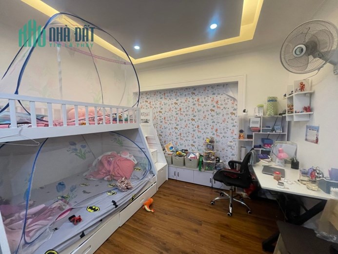 Bán nhà ngõ 94 Hoàng Ngân Cầu Giấy 43m2 x 5T gần ô tô , 35m ra phố mới đẹp siêu thoáng 4.3 ty