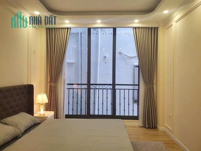 PHÂN LÔ OTO TRÁNH TRẦN CUNG CẦU GIẤY MỚI KÍNH KONG THANG MÁY KD 54M x 6T MT4.2 13,5 TỶ