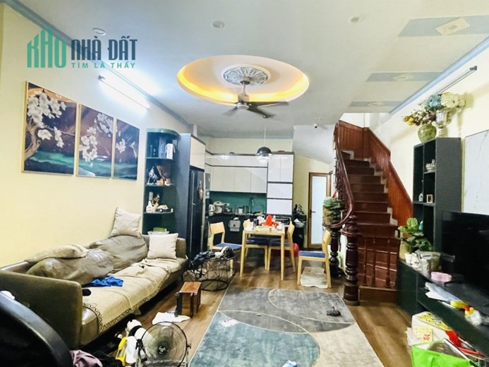 Bán gấp nhà phố Vương Thừa Vũ ô tô đỗ 10 42m 6Tg MT 4,8m, hơn 7 tỷ LHCC.