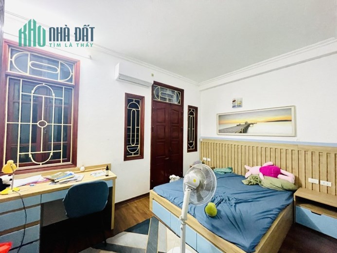 Bán gấp nhà phố Vương Thừa Vũ ô tô đỗ 10 42m 6Tg MT 4,8m, hơn 7 tỷ LHCC.