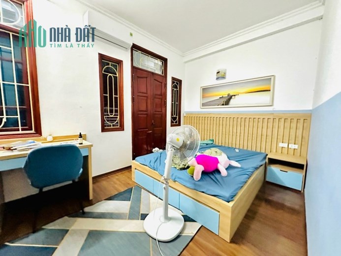 Bán gấp nhà phố Vương Thừa Vũ ô tô đỗ 10 42m 6Tg MT 4,8m, hơn 7 tỷ LHCC.