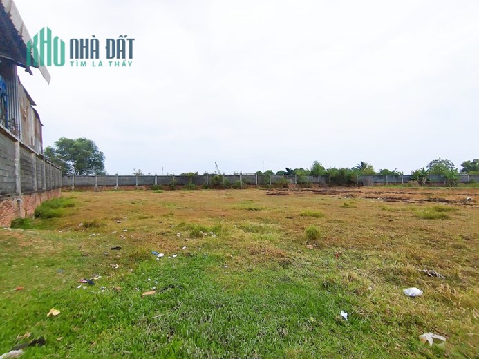 Đất SKC Mặt Tiền Tân T Nhất 7  -Q12- 6660m2 -Giá Chỉ 130 Tỷ