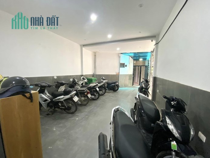 Bán nhà Pháo Đài Láng 52m2 x 5T, MT 4,7m giá 7,85 tỷ