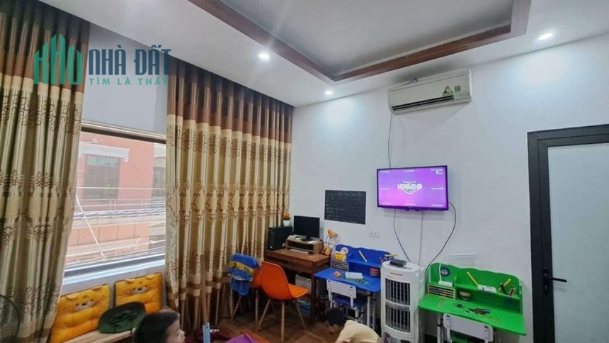 Bán nhà Thạch Bàn, Long Biên, oto thông, gần hồ, thoáng rộng 62m2x 5 tầng, 7 tỷ 3