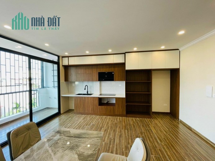 CẦN BÁN NHÀ 6 TẦNG QUẬN LONG BIÊN- THANG MÁY- GARA Ô TÔ- FULL NỘI THẤT