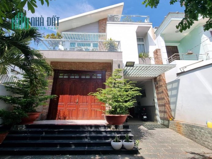 Bán Vila quốc lộ 1A P.Tân Thới Nhất Q.12, 3 tầng, đường 10m, giá giảm còn 15 tỷ