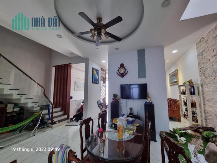 Bán Vila quốc lộ 1A P.Tân Thới Nhất Q.12, 3 tầng, đường 10m, giá giảm còn 15 tỷ