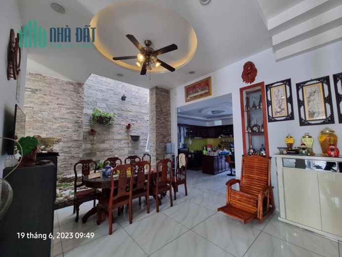 Bán Vila quốc lộ 1A P.Tân Thới Nhất Q.12, 3 tầng, đường 10m, giá giảm còn 15 tỷ