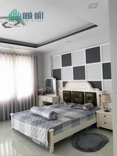 Cần bán nhanh căn nhà phố ngay mặt tiền đường Nguyễn Văn Linh.