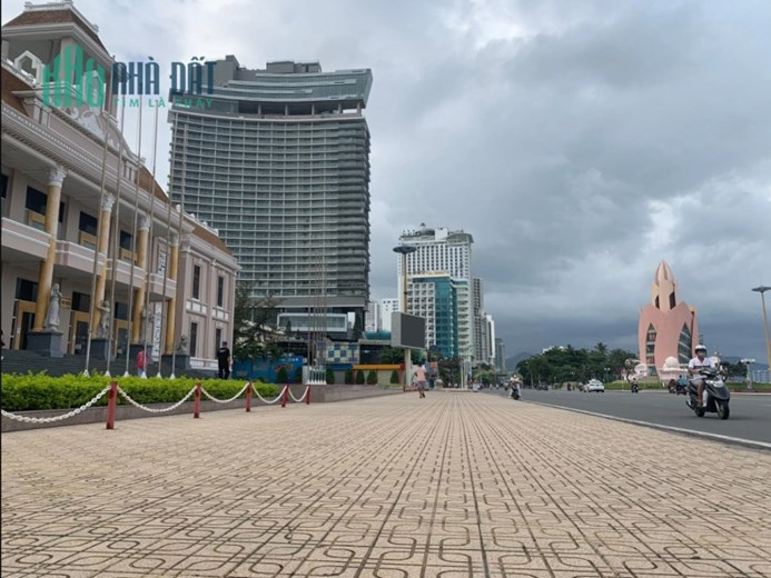 Bán nhà 2 mặt đường Hùng Vương phố Tây ở Nha Trang