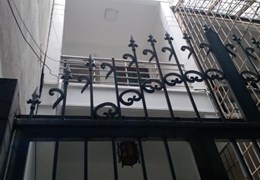 Bán Nhà La Thành 70m2, 4 tầng , nhà trung tâm 3 bước ra phố, gần trường học , bệnh viện, công viên