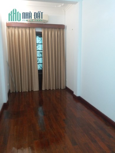 Bán Nhà La Thành 70m2, 4 tầng , nhà trung tâm 3 bước ra phố, gần trường học , bệnh viện, công viên