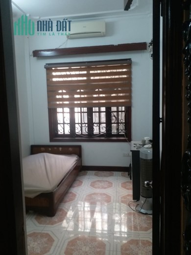 Bán Nhà La Thành 70m2, 4 tầng , nhà trung tâm 3 bước ra phố, gần trường học , bệnh viện, công viên