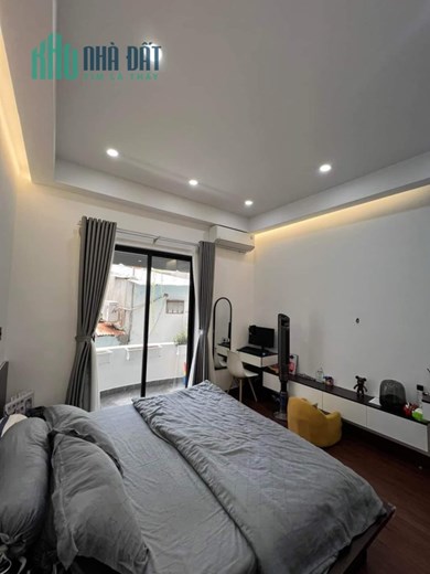Bán nhà Tôn Đức Thắng Ở Luôn 27m*5T 3PN 60m ra phố gửi Ô Tô sát nhà  ngõ 3 gác tránh cực hiếm giá
