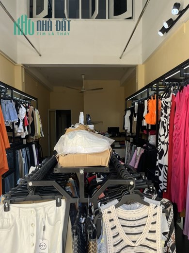 CẦN SANG NHƯỢNG SHOP QUẦN ÁO Địa chỉ: 47/25 Trần Quốc Toản, Phường 8, Quận 3, Hồ Chí Minh