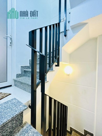 Bán nhà chính chủ Phan Xích long - 4 tầng btct - giá 4.8 ty - 3 wc - 3 pn - gấp bán