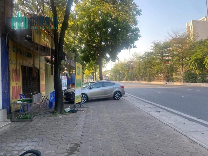 BÁN ĐẤT TẶNG NHÀ C4 - PHỐ THẠCH CẦU( LONG BIÊN) - NGÕ TO NHƯ PHỐ  - GARA Ô TÔ - ĐÓN CẦU TRẦN HƯNG