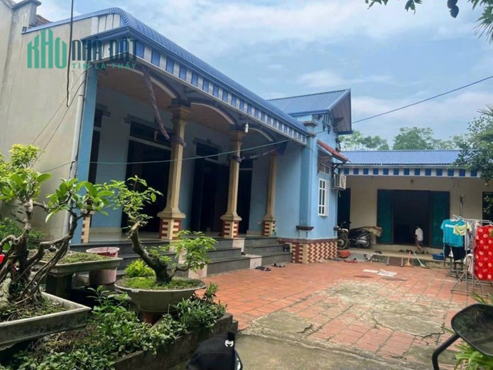 NHỈNH 1TỶ FO anh chị đã có ngay 404m (có 300 TC) Tặng nhà cấp 4.
- Mặt tiền 12,7m nở hậu 14,6
-